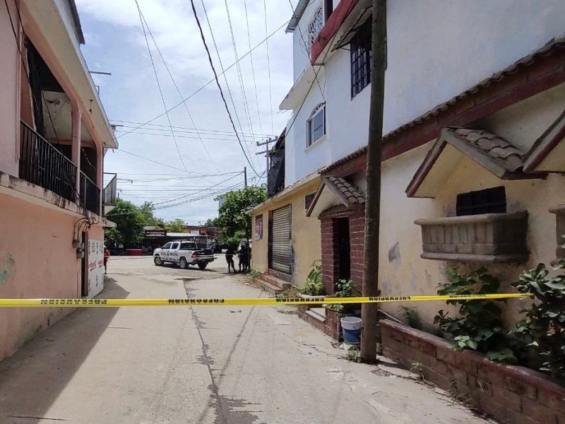 Con arma blanca arrebatan la vida a masculino en Tecpan