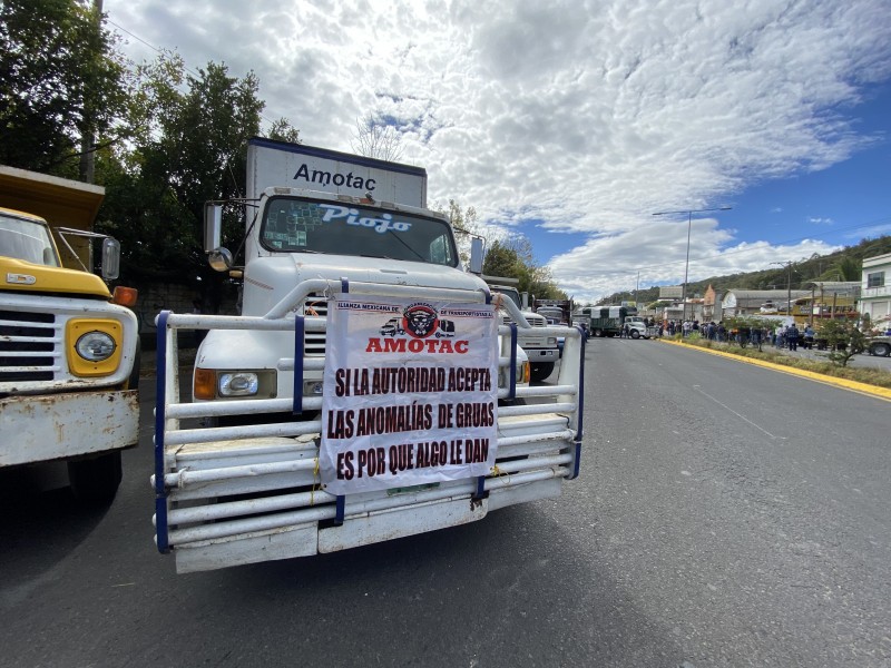 Con bloqueo, Amotac denuncia inseguridad en carreteras de Veracruz