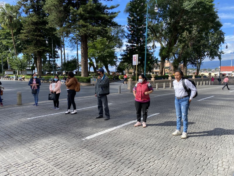 Con bloqueo, así exigieron vecinos pavimentación de calle en Xalapa