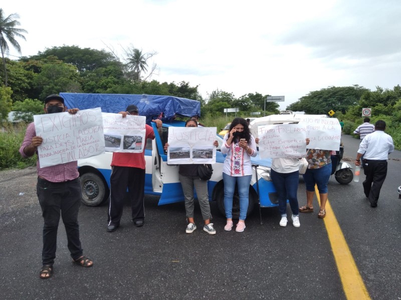 Con bloqueo carretero demandan pago de indemnización para ex trabajadora