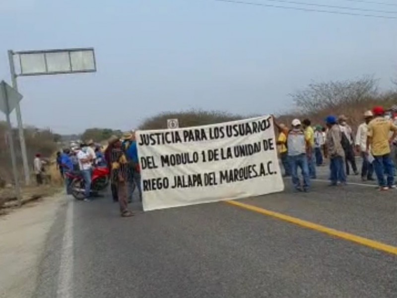 Con bloqueo demandan agua en Jalapa del Marqués
