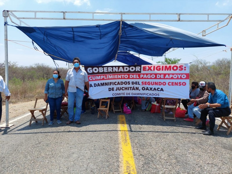 Con bloqueo exigen pago de segundo censo en el istmo