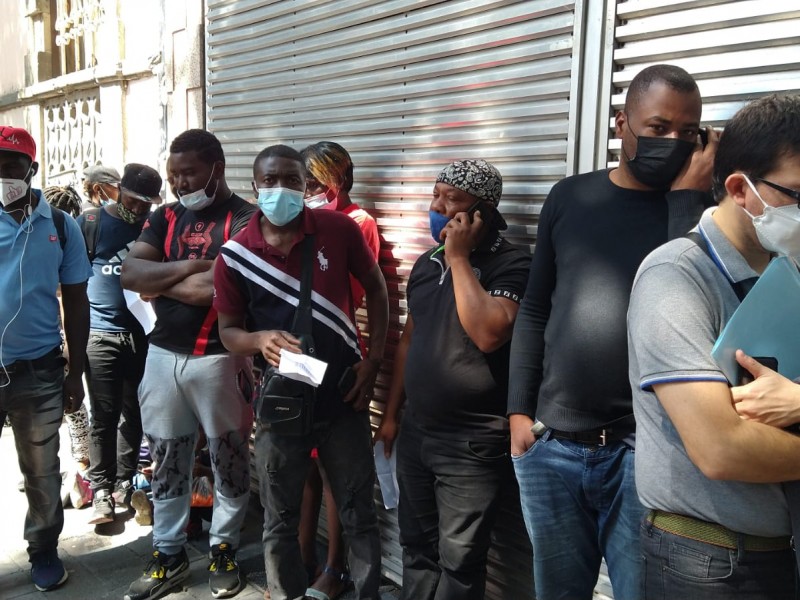 Con bloqueo migrantes piden visa humanitaria en la COMAR