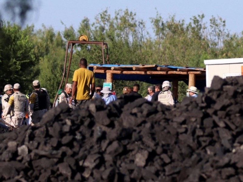 Coahuila: 10 mineros siguen atrapados en pozo de carbón