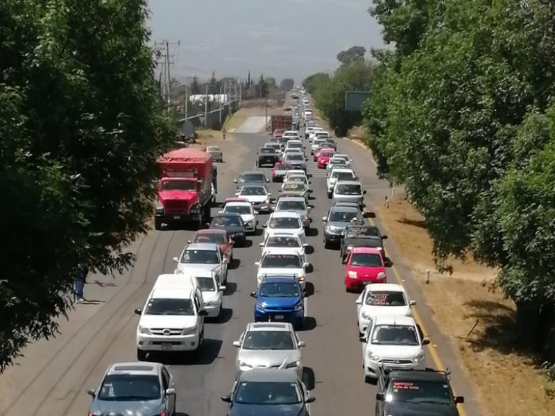 Con caravana demanda magisterio pagos y plazas para normalistas