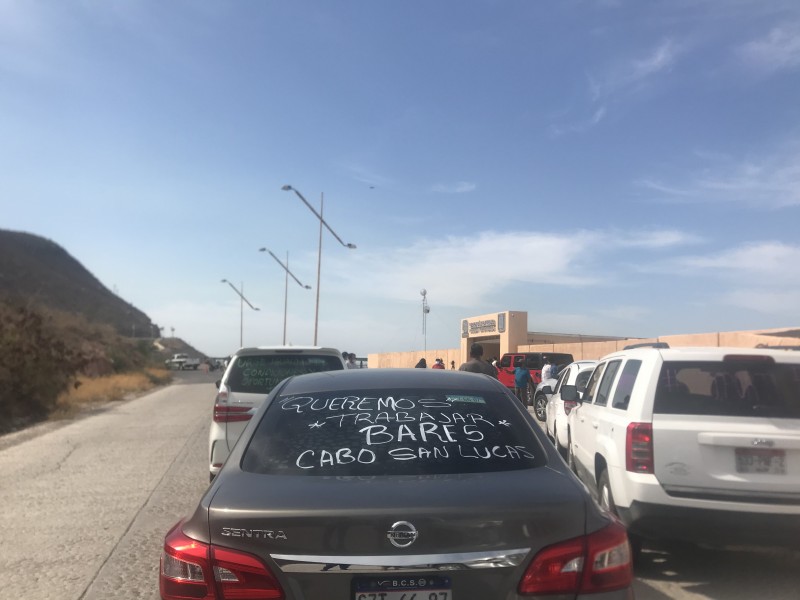 Con caravana piden reapertura de bares y centros nocturnos