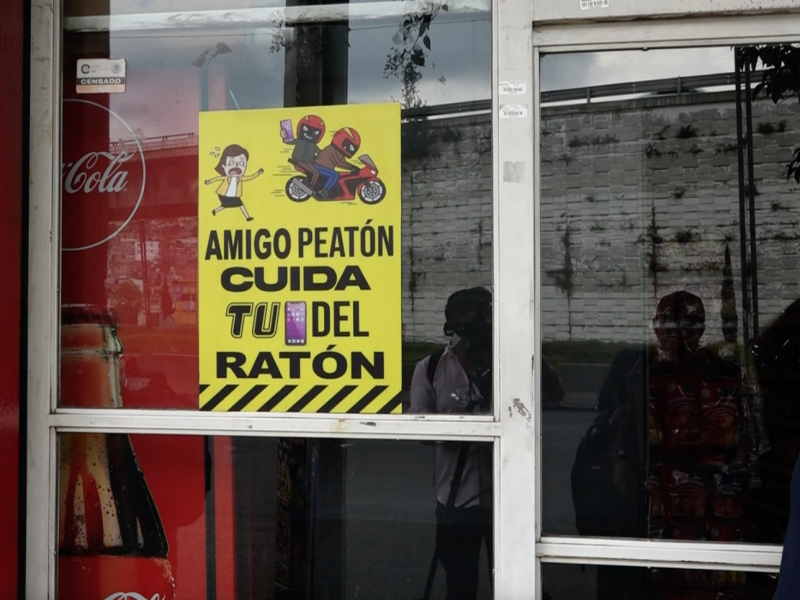 Con carteles alertan presencia de motorratones en Toluca