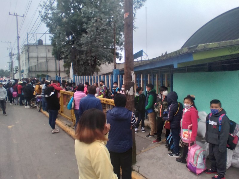 Con complicaciones inician ciclo escolar en Edomex