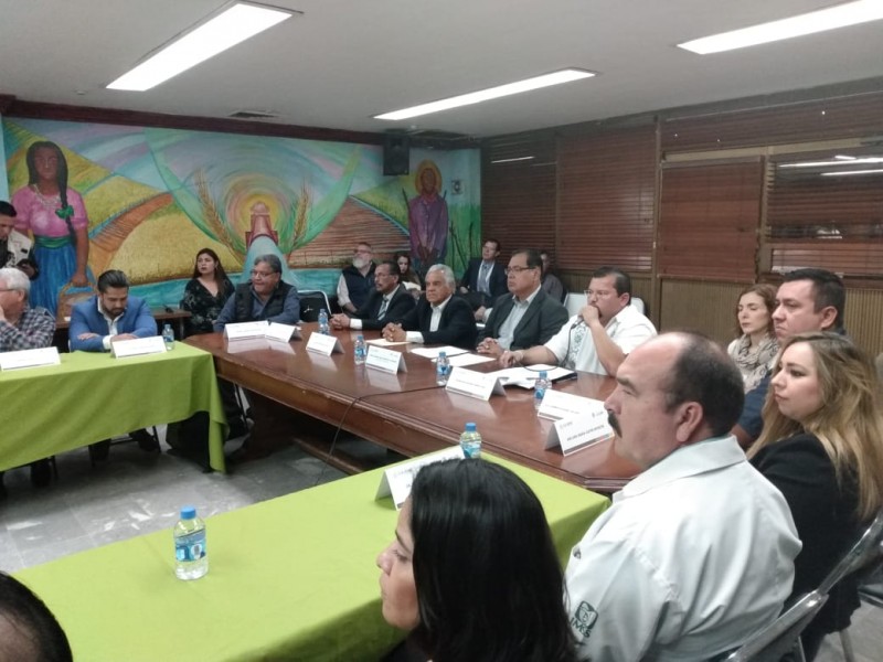 Con conferencian buscan prevenir adicciones