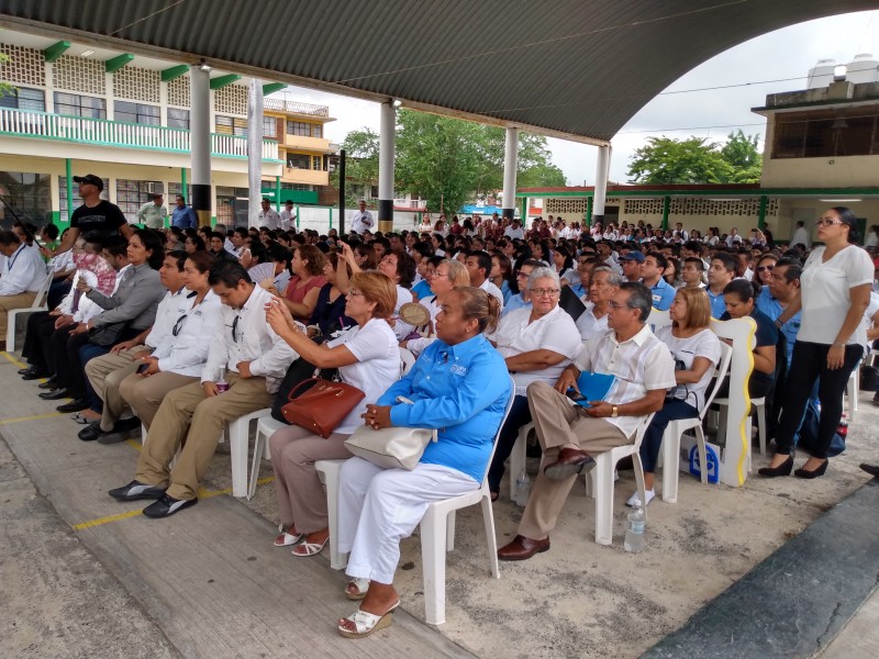 Con conferencias, UPAV conmemora su octavo aniversario