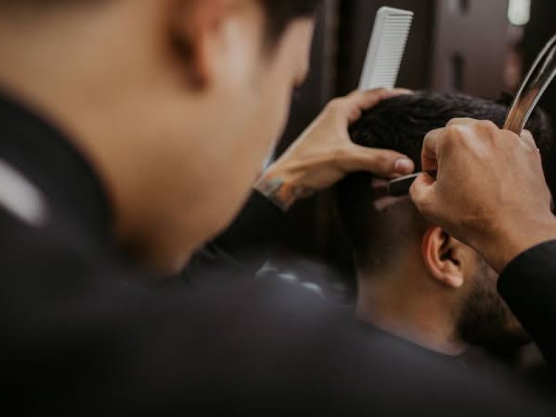 Con curso de peluquería y barbería fomentan autoempleo