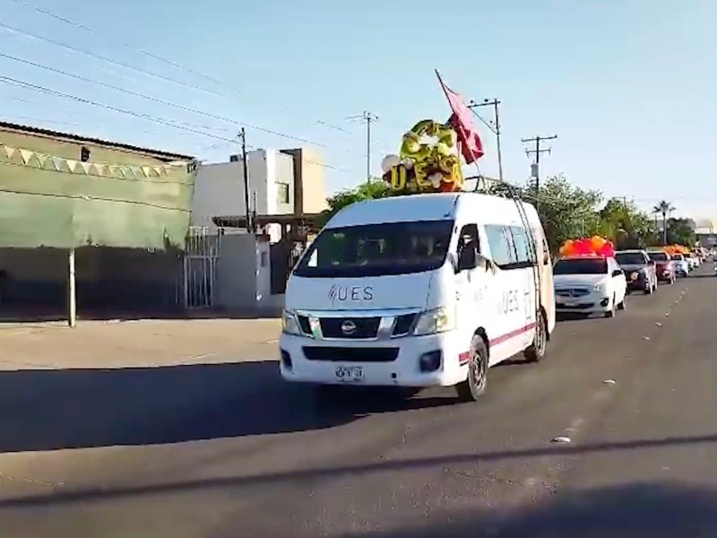 Con desfile celebran 42 aniversario de la UES en SLRC