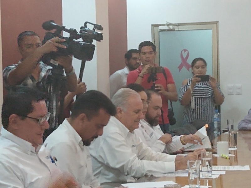 Con diferencias entre diputadas inicia reunión con Movilidad