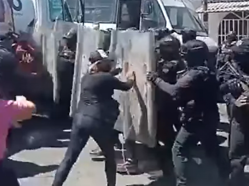 Con disparos al aire repliegan a manifestantes en Acultzingo