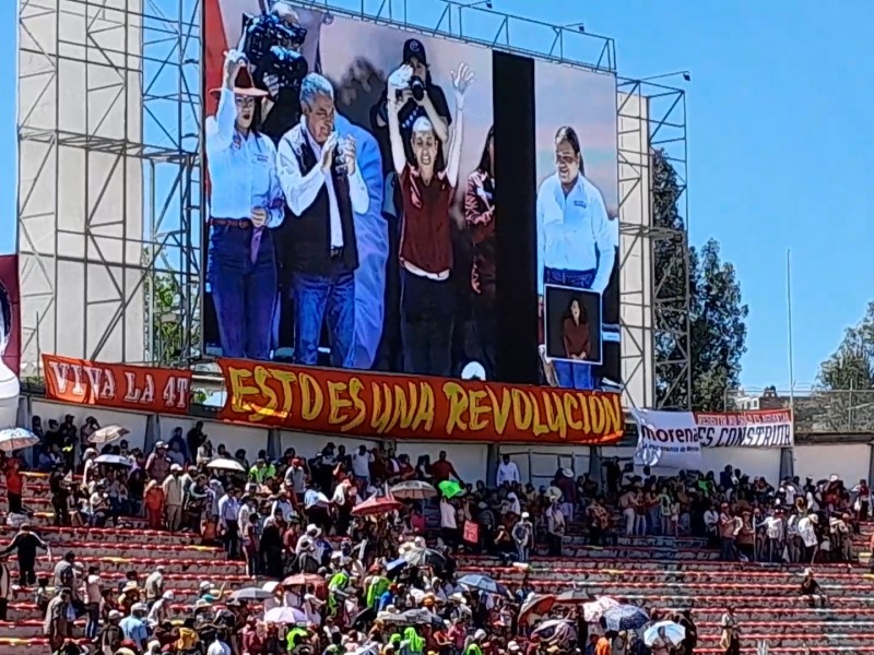 Con estadio casi vacío reciben a Claudia Sheinbaum en Morelia