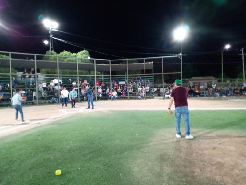 Con estatal de sóftbol inauguran nueva iluminación en ‘Llanito Azteca’