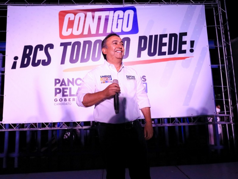 Con evento de autocinema Pancho Pelayo arrancó campaña