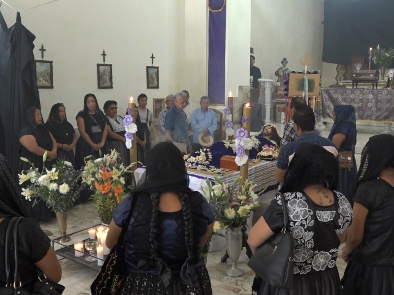 Con fervor religioso viven tradiciones ciudadanos en Tehuantepec