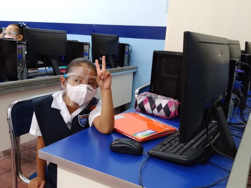 Con gran entusiasmo estudiantes retornaron al salón de clases