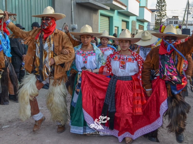 Con jaripeo y baile desafían al covid en municipio Oaxaca