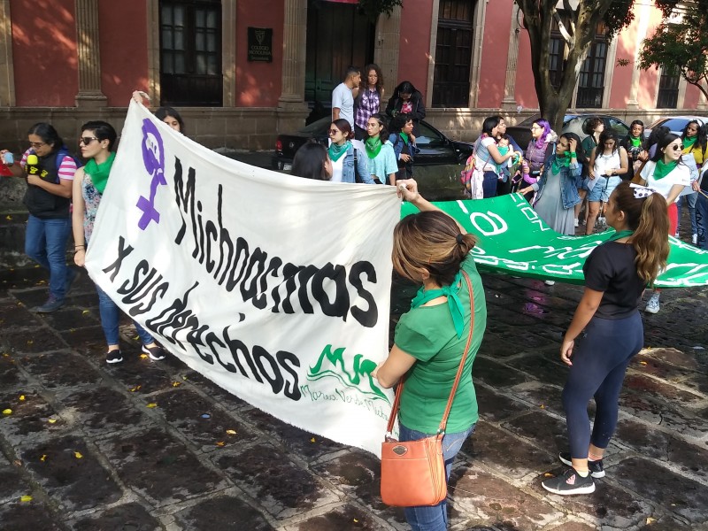 Con marcha demandan se despenalice aborto en Michoacán