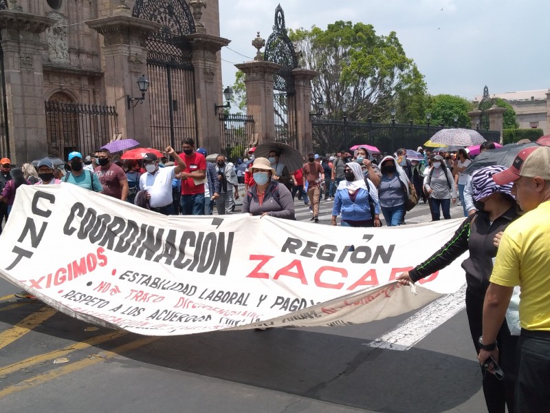 Con marcha exige CNTE pagos, plazas y destitución de directivos