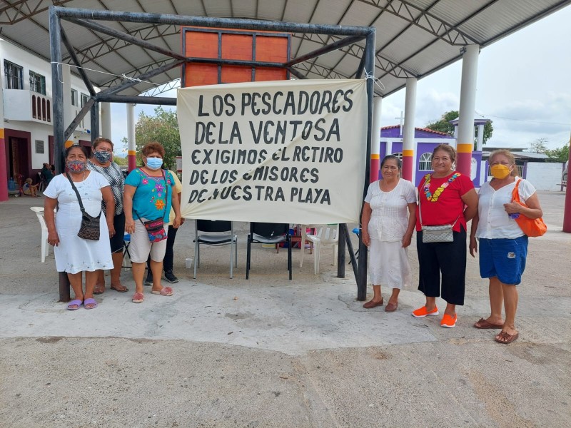 Con marcha exigen a PEMEX solución a contaminación de playas