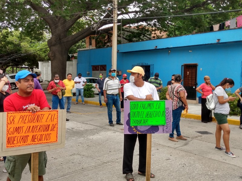 Con marcha pacífica piden la reapertura de cantinas y bares