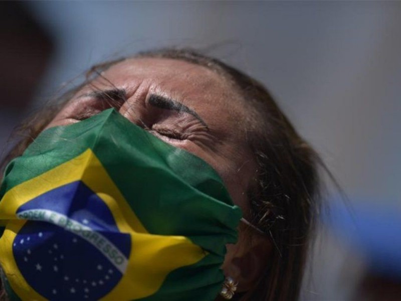 Con más de 224 mil casos, Brasil registra récord Covid-19