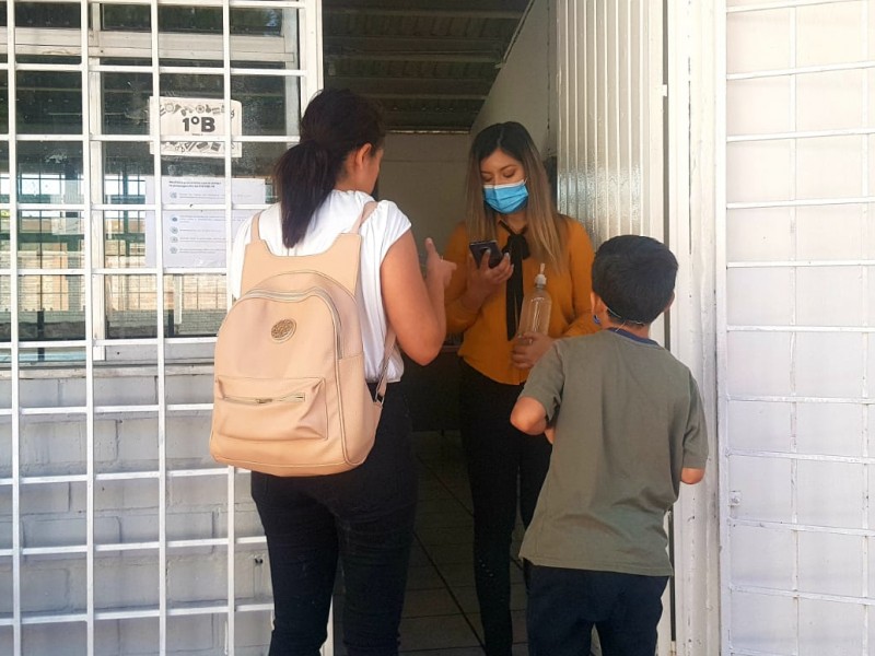 Con medidas preventivas tienen alumnos regreso paulatino a las aulas