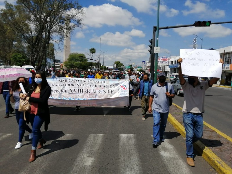 Con nueva marcha maestros exigen liberar a 9 detenidos