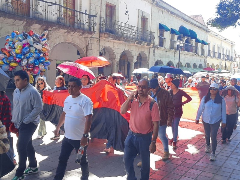 Con protesta STEUABJO exige aumento salarial para mil 800 trabajadores