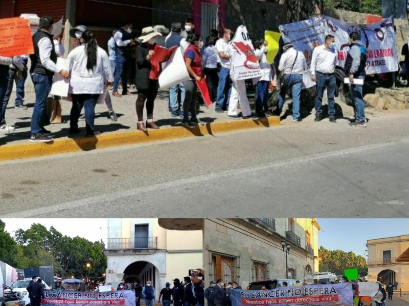Con protestas esperaban la llegada de AMLO en Oaxaca