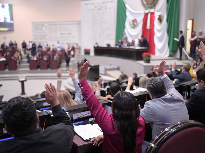 Con reforma de medianoche, Congreso abre vía para relevar a la Fiscal