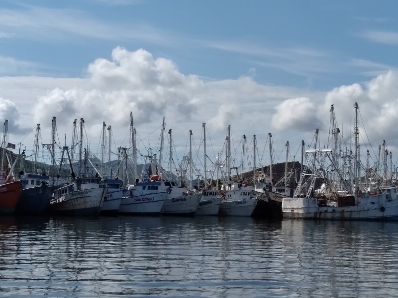 Con todos los factores en contra inició pesca de altamar