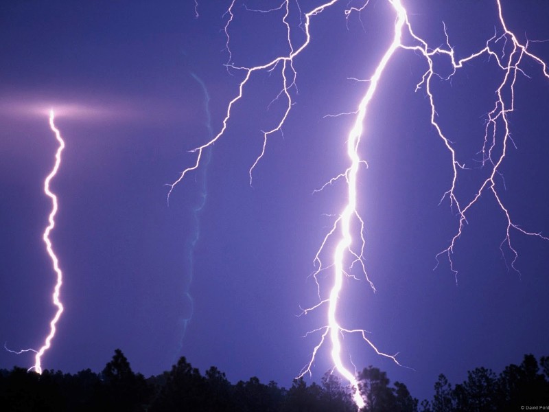 Con tormenta eléctrica intensa y apagones llega la primera lluvia