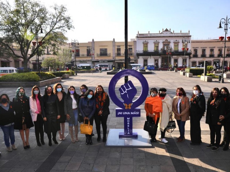 Con un monumento, recuerdan a mujeres víctimas de violencia