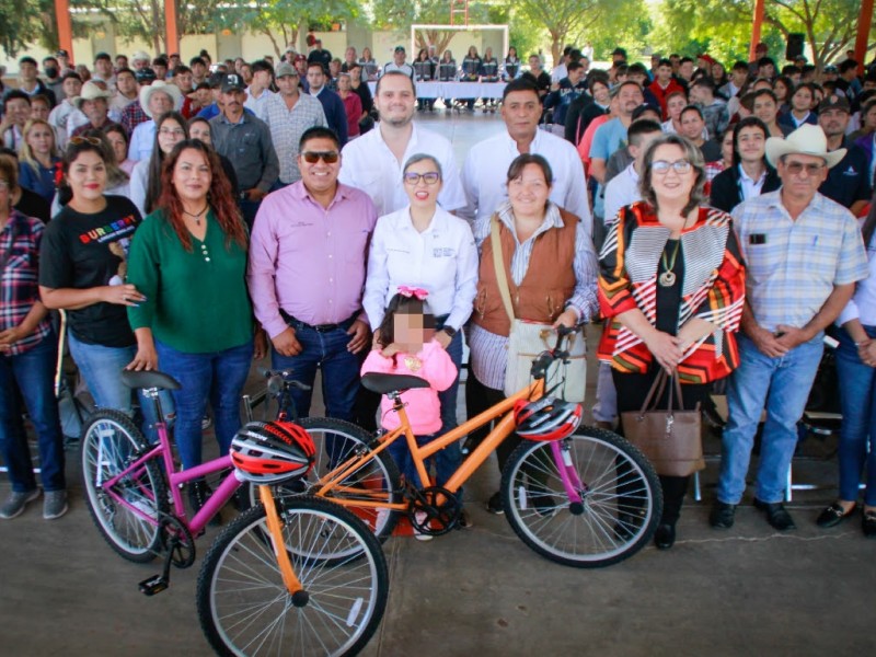 Con una inversión superior a dos MDP termina la distribución de bicicletas