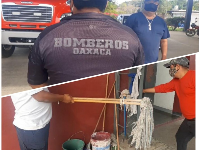 Con uniformes y material reciclado operan bomberos de Salina Cruz