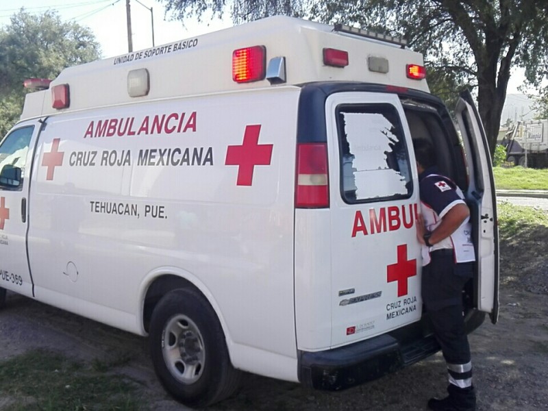 Con violencia despojan a mujer de su camioneta