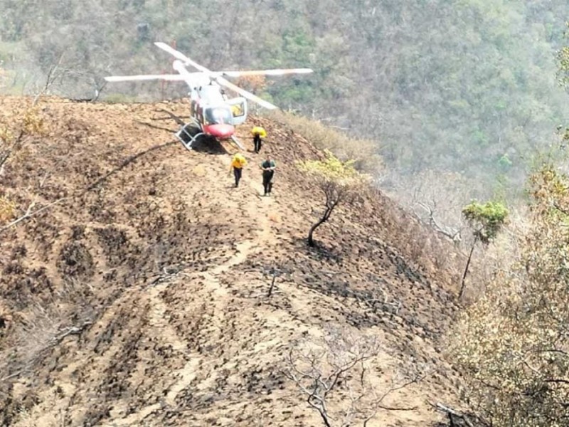 CONAGUA continúa sofocando incendio en Chimalapas