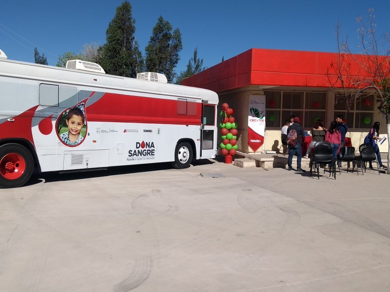 Concluye en CECYTES Unidad Móvil Donación de Sangre.