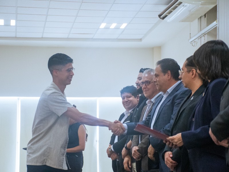 Concluye Ingeniería UAQ diplomados de actualización profesional
