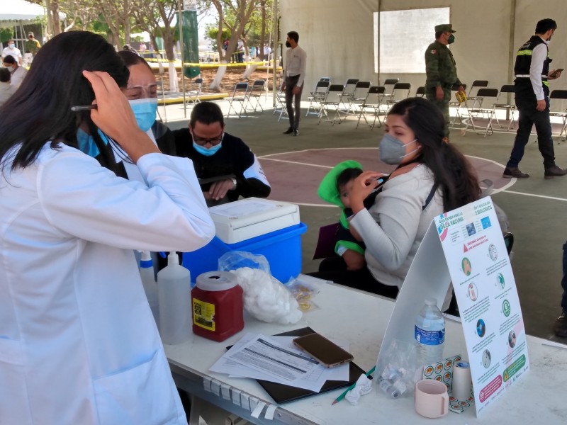 Concluye jornada de vacunación anti-COVID para los trabajadores de educación