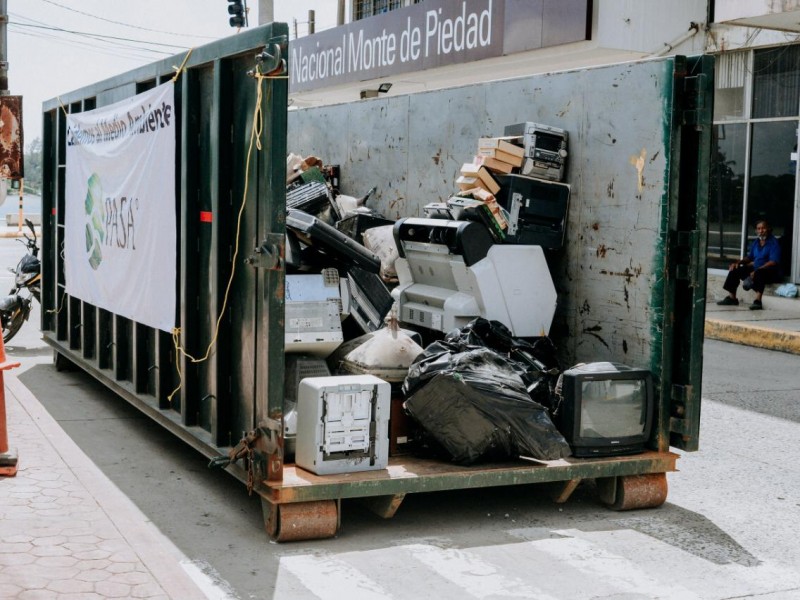 Concluye Reciclatrón con nueve toneladas de basura electrónica