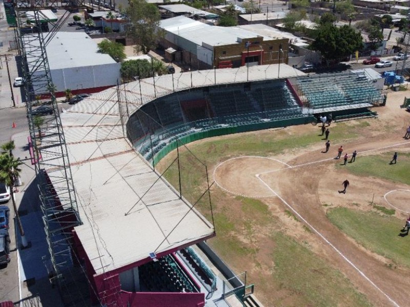 Concluye restauración de estadio Andrés Mena Montijo