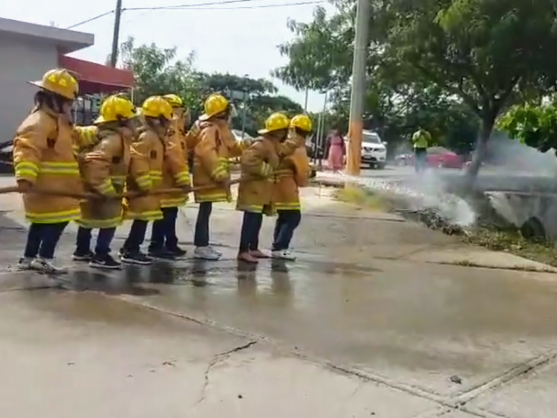 Concluyen actividades de Minibomberos en Acción