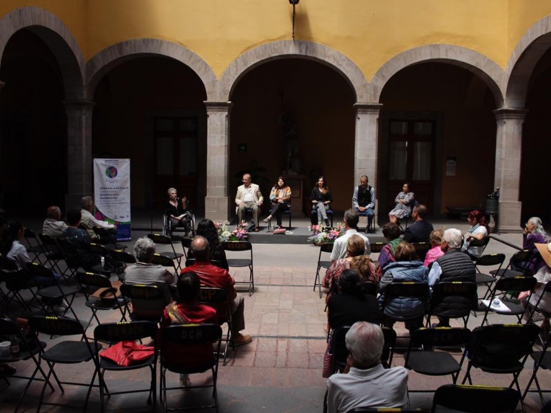 Concluyen conferencias del festival Maxei