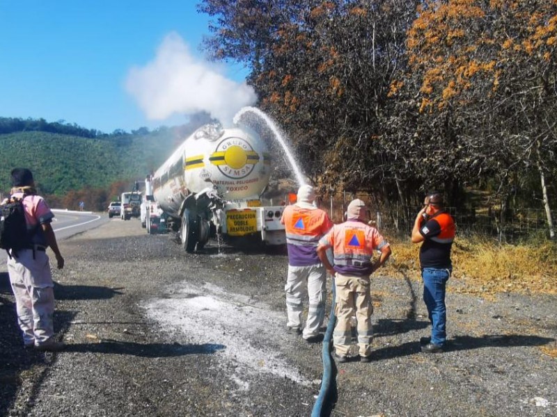 Concluyen labores de limpieza en autopista siglo XXI