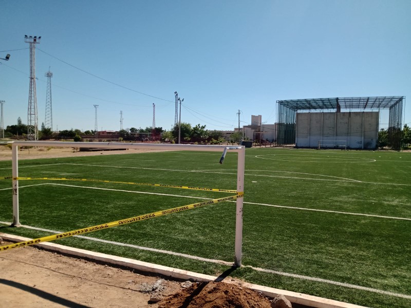 Concluyen trabajos de remodelación en los campos de la Unidad Deportiva